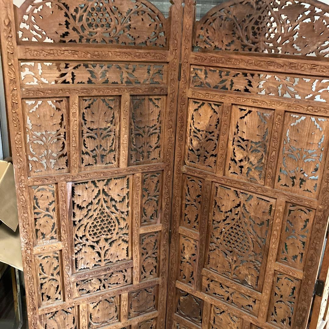 大型木製彫刻パーテーション 1パネル50×2×150が4枚パネル