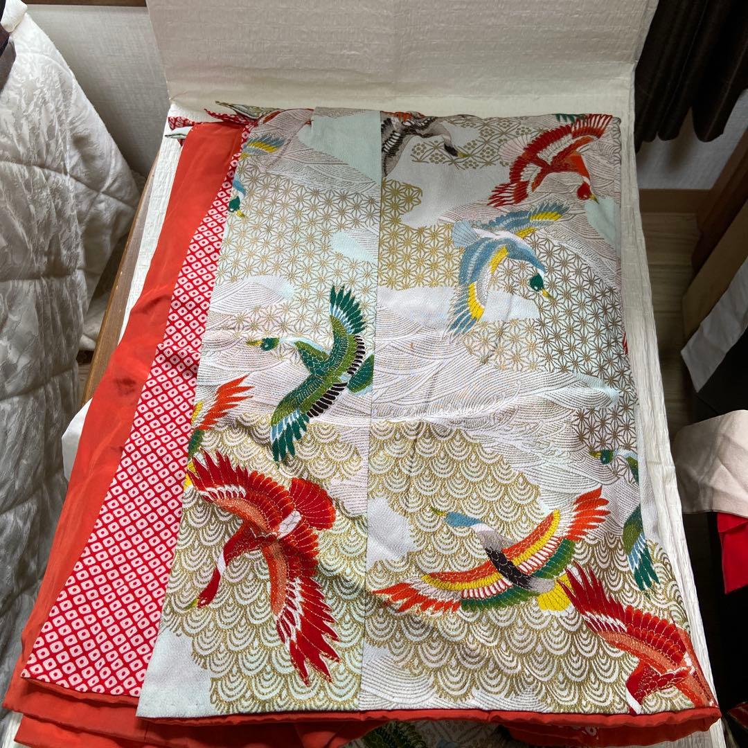 7歳祝い着 七五三用 伝統的な和装 赤と緑の鳥模様K100