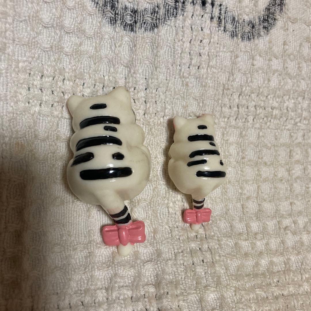 昭和レトロ　コップのフチ　 猫　引っ掛けマスコット　 撮影＆確認のため開封した