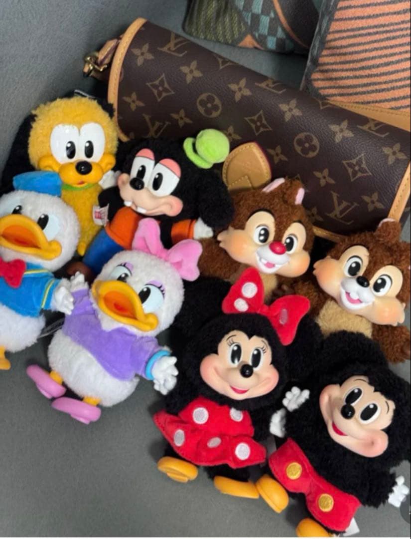 ♡海外限定POPMARTディズニーぬいぐるみキーチェーンアソートBOX（8個