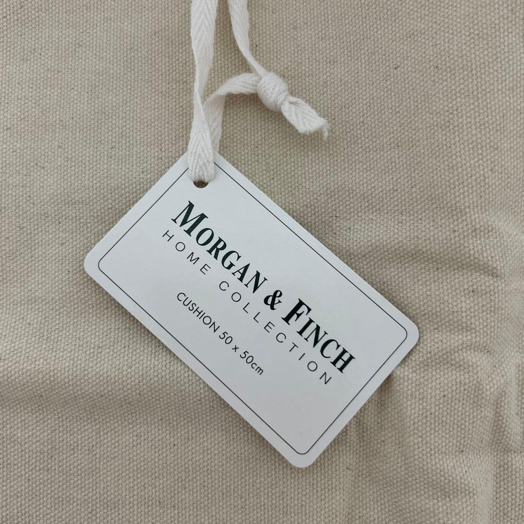 クッションカバー 刺繍 花柄 タッセル Morgan & Finch