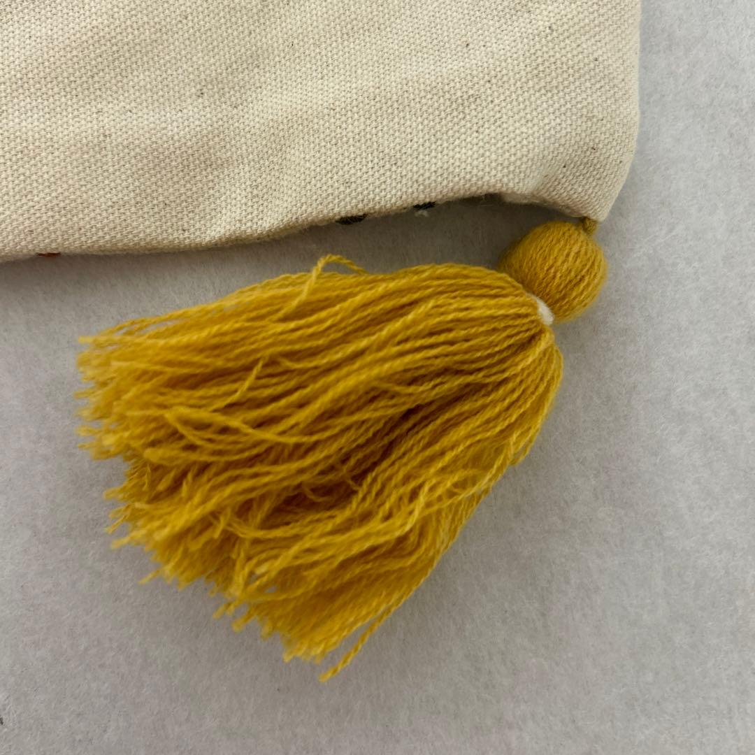 クッションカバー 刺繍 花柄 タッセル Morgan & Finch