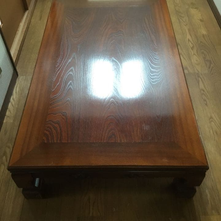 和室用テーブルです。表面は綺麗です側面に少しすり傷あり目立た無い。