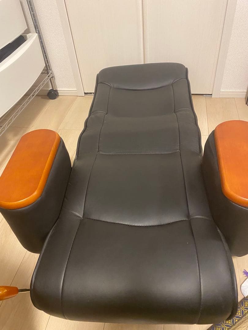 リクライニング 1人掛けソファ 黒　ウッド調　収納付き