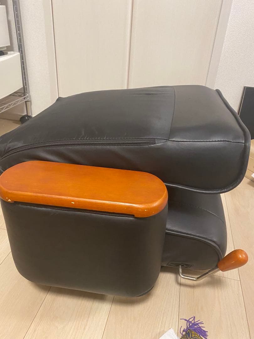 リクライニング 1人掛けソファ 黒　ウッド調　収納付き