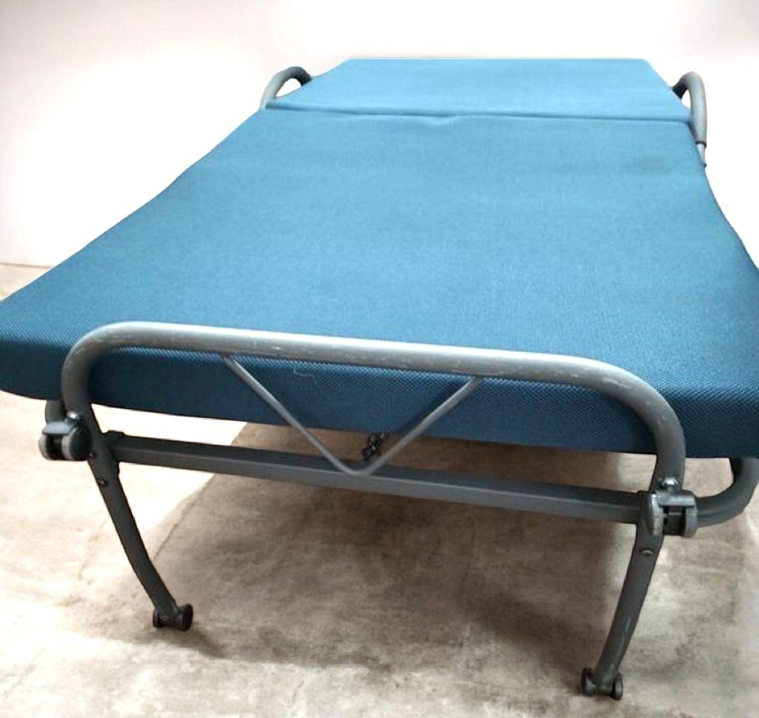 美品 折りたたみベッド リクライニング機能付 福岡市内と隣接市町村限定配送