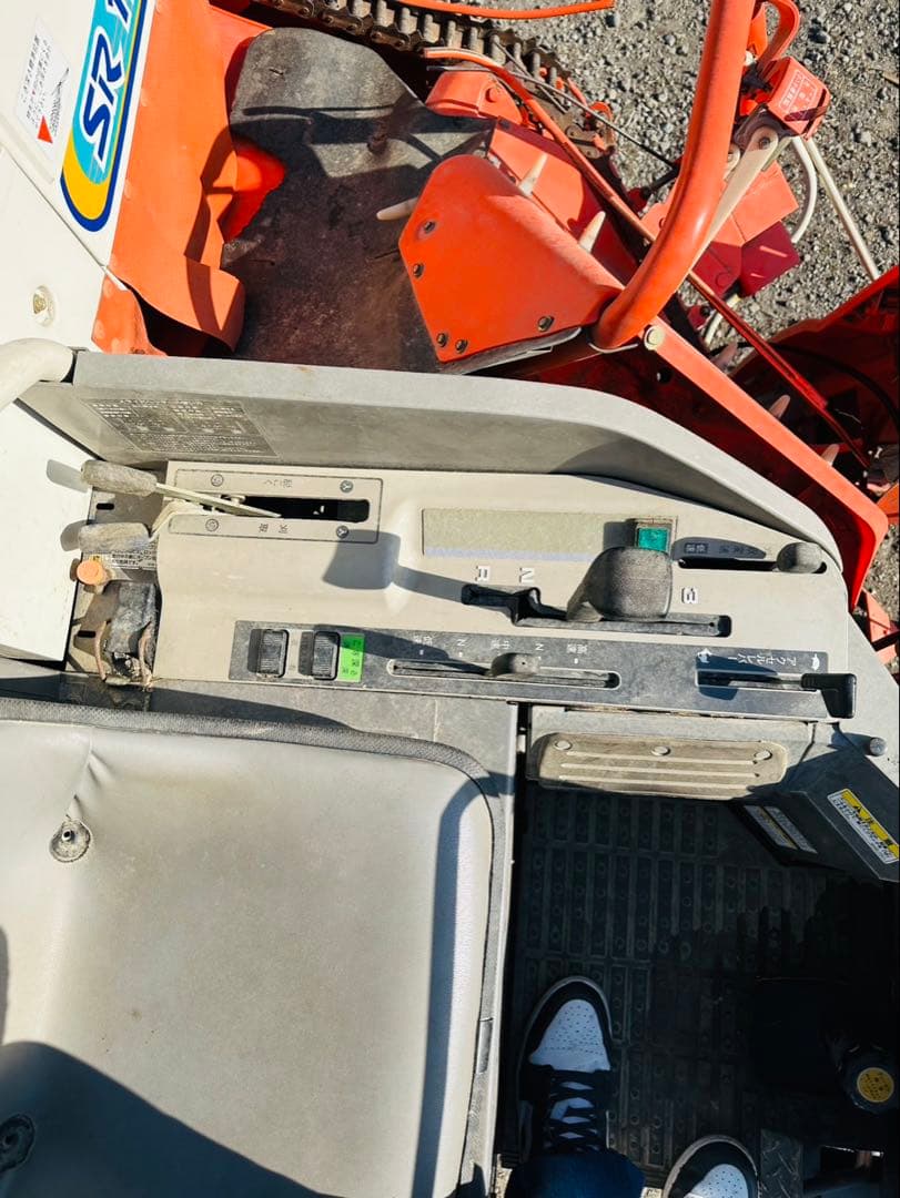 農機具クボタ　コンバインＳＲ１９５