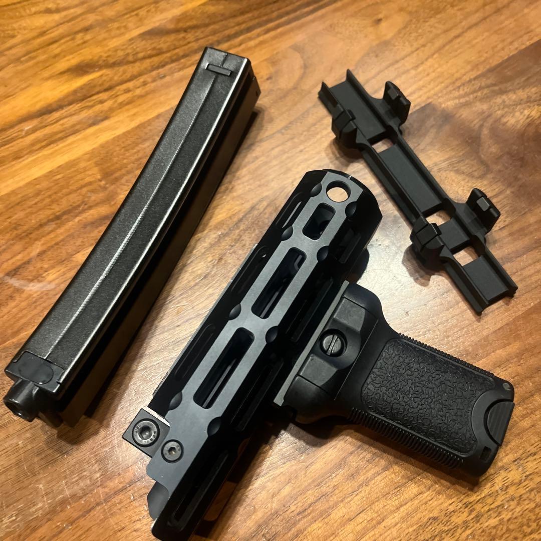 次世代mp5対応MIタイプハンドガードフォアグリップ20mmレール　純正マガジン