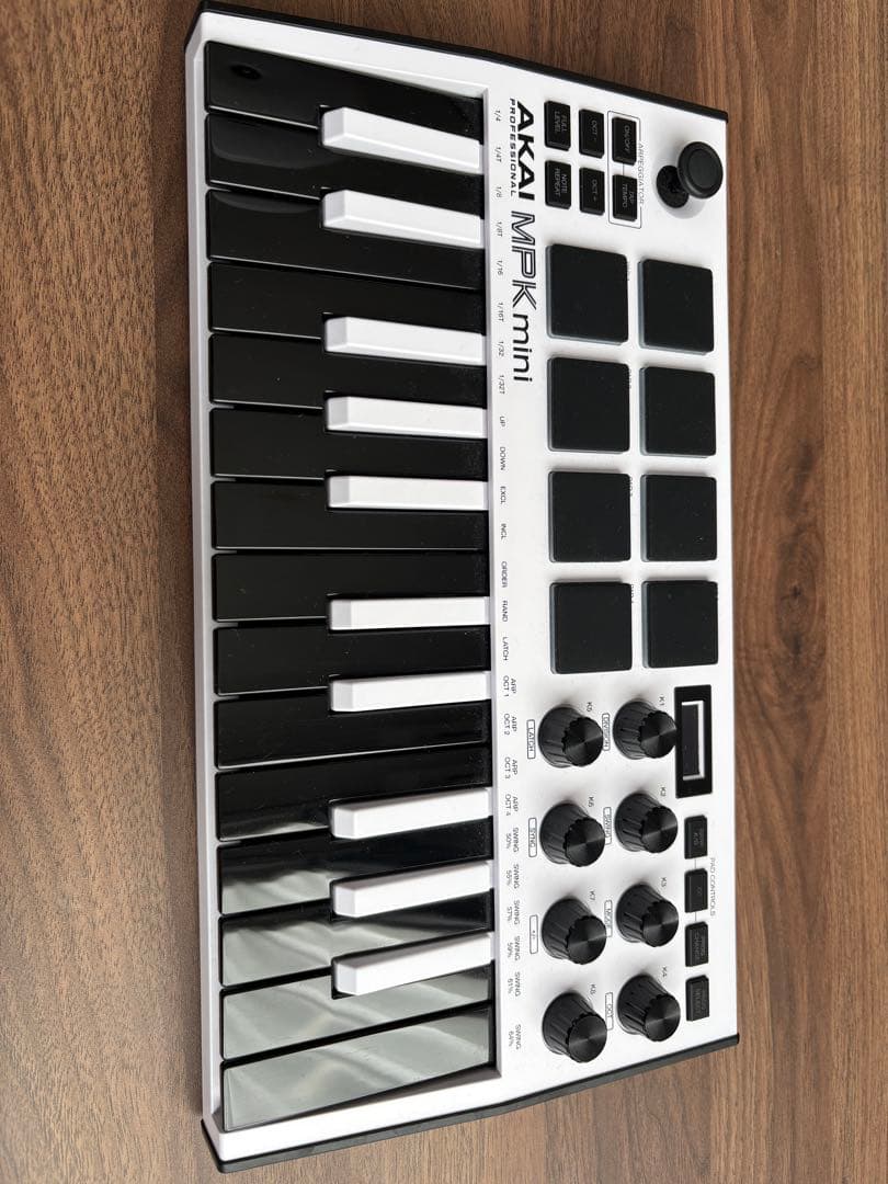MPK mini(midiキーボード)
