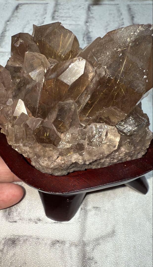 ①ブラジル産 タイチンルチルクォーツ マスター 原石クラスター 特注手彫専用台座