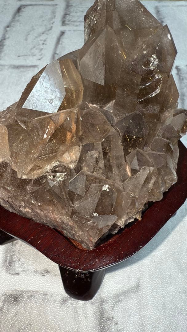 ①ブラジル産 タイチンルチルクォーツ マスター 原石クラスター 特注手彫専用台座