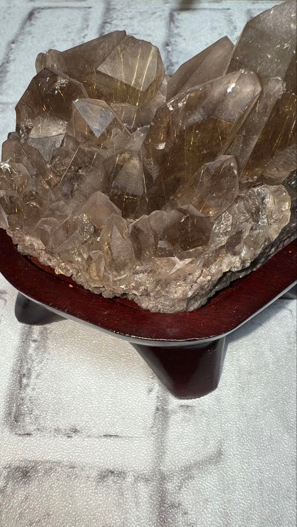 ①ブラジル産 タイチンルチルクォーツ マスター 原石クラスター 特注手彫専用台座