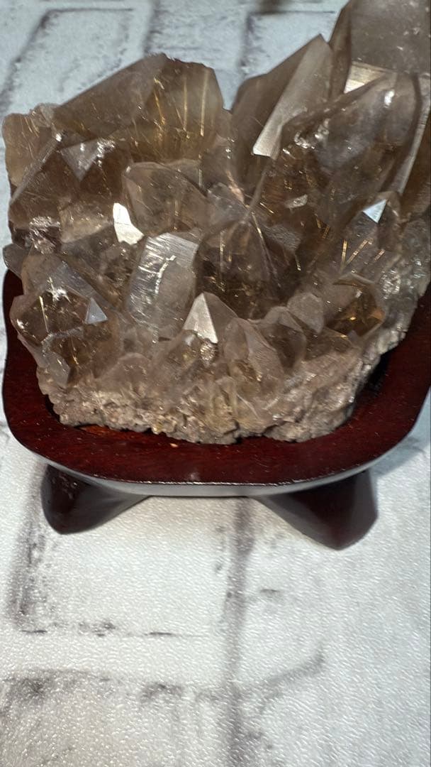 ①ブラジル産 タイチンルチルクォーツ マスター 原石クラスター 特注手彫専用台座