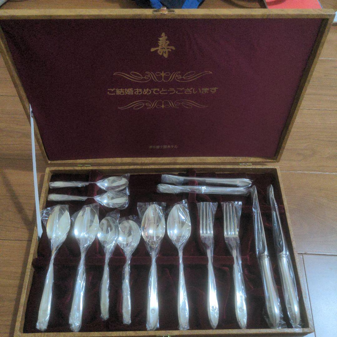 新品 高級カトラリーセット 銀仕上げ品 ケース付き