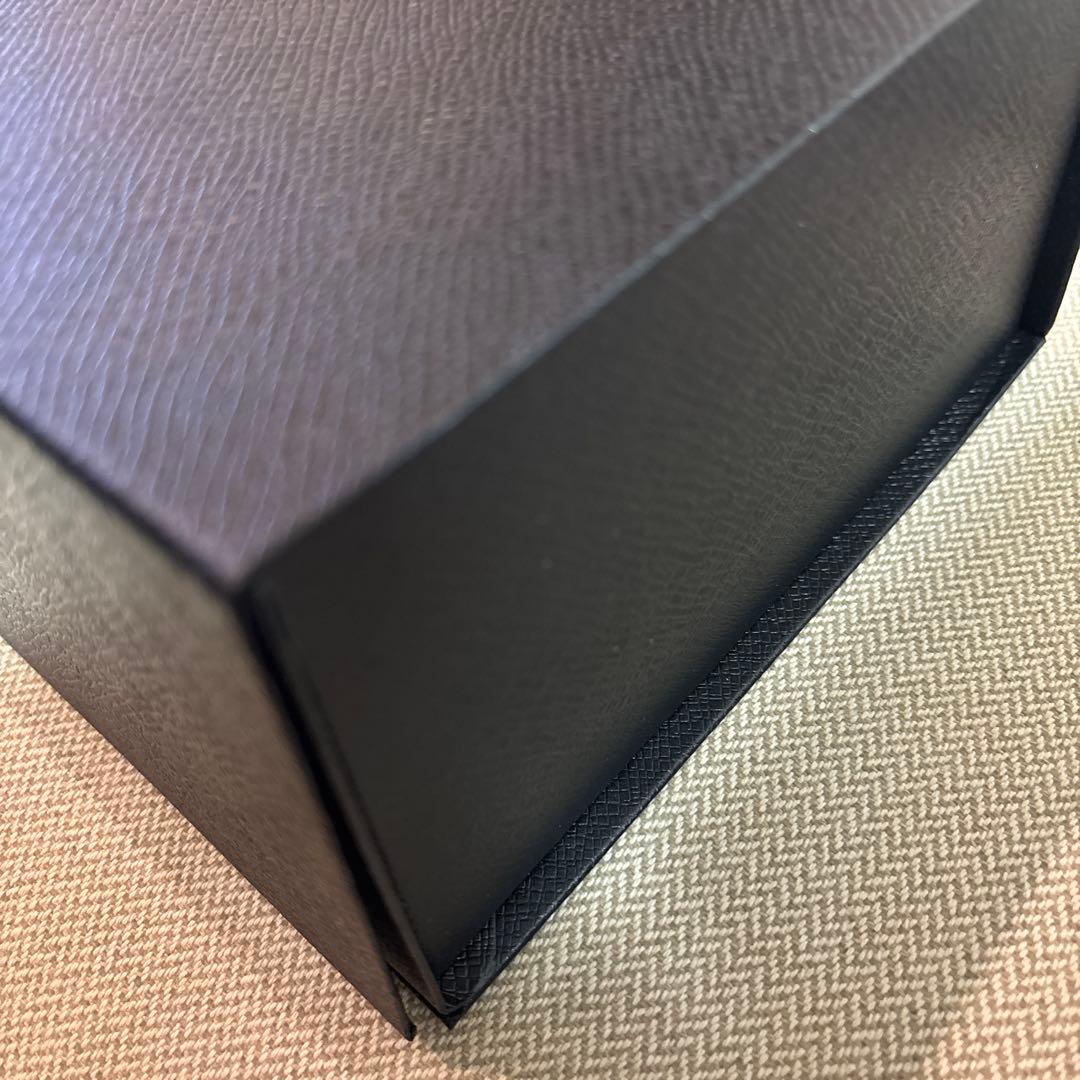 未開封プラダリヴィールメッシュクッションファンデーションLC5限定