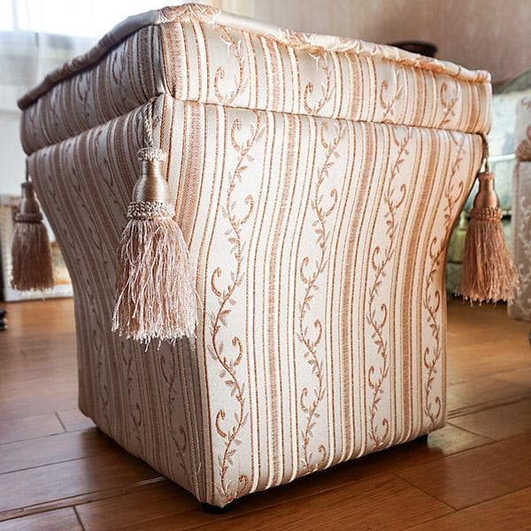 お値下げ！　タッセル付き　フラワーパターン　ファブリック　スツール　ゴールド