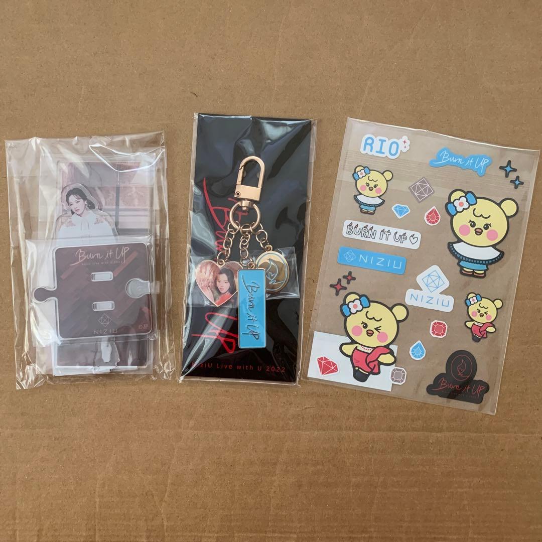 NiziU リオ グッズセット(うちわなし) - メルカリ