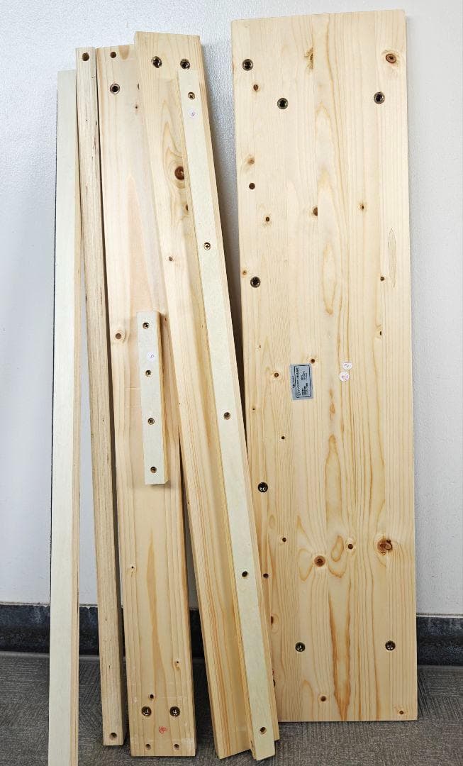 【美品】タンスのゲン シングル　ベッドフレーム　宮付き　2口コンセント　天然木