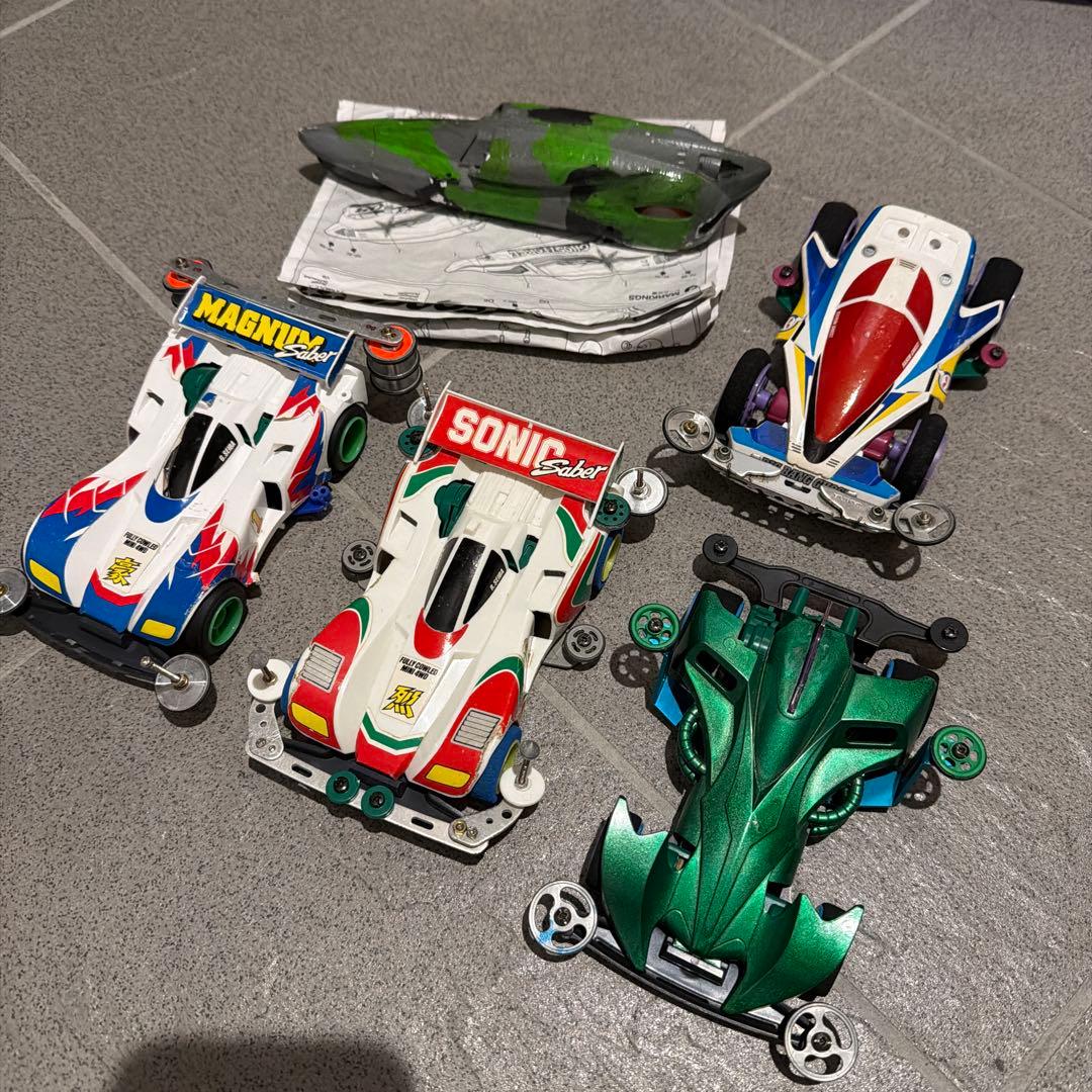 ミニ四駆及びケース