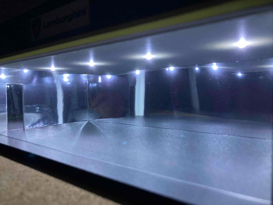 ミニカー用ジオラマ：1/43 ショールーム＆ガレージⅢ（ダークグレー）外構仕上げ