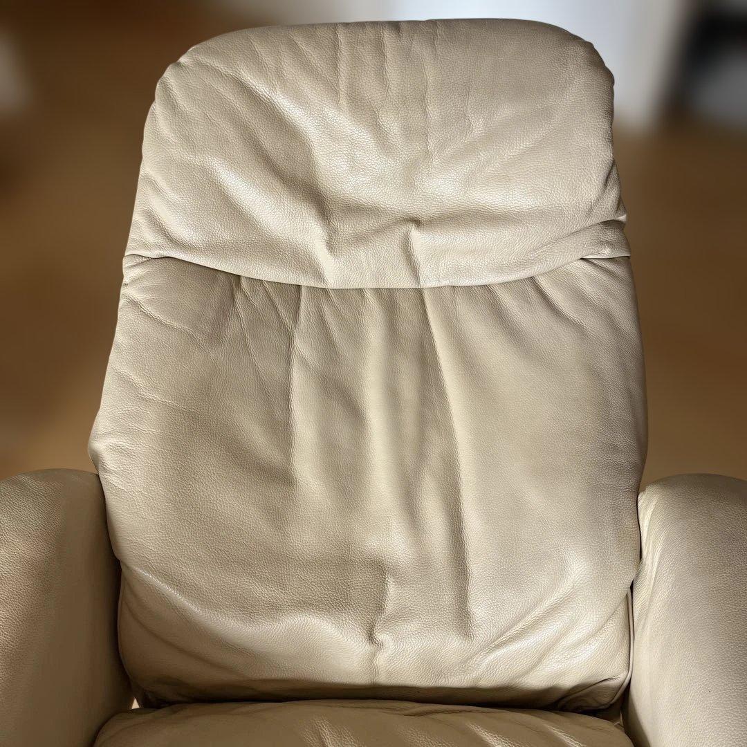 シモンズ　ベージュ レザー リクライニングチェア