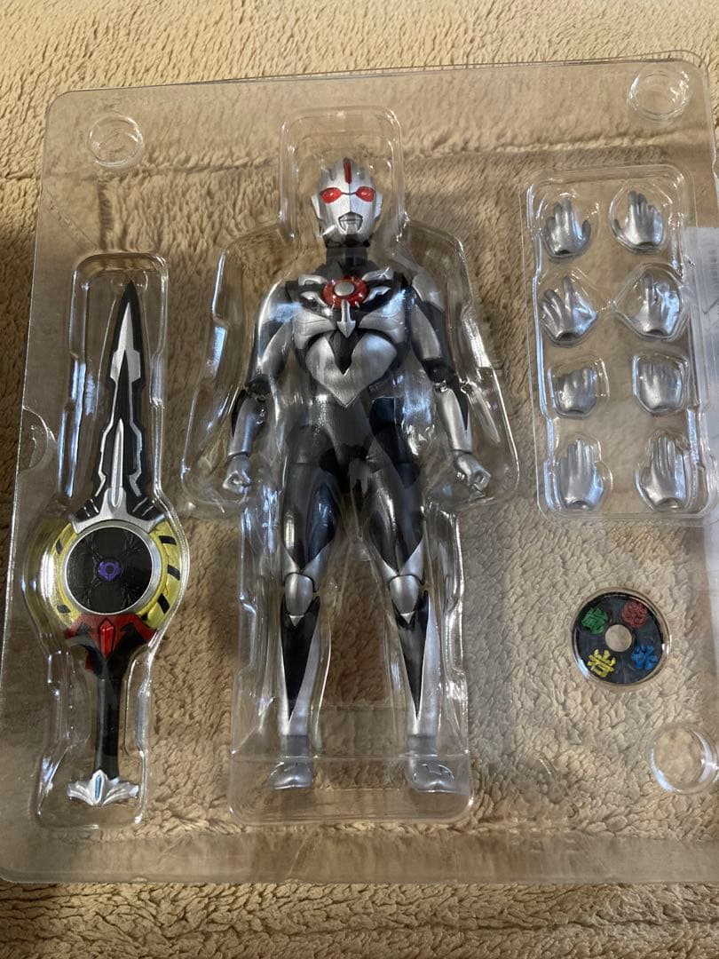 S.H.Figuarts ウルトラマン　ウルトラマンオーブダーク　アーツ