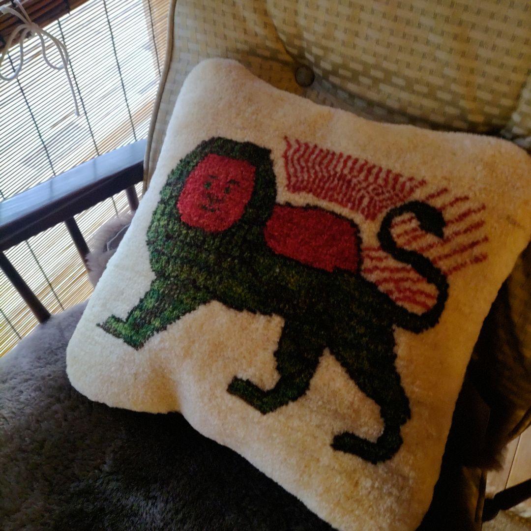 ライオンギャッベクッション 手織り イラン シラーズ 草木染