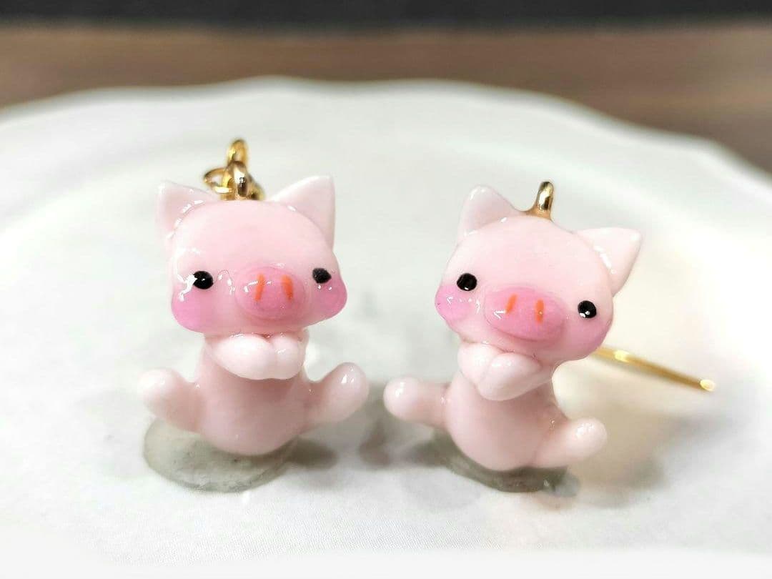ブタさんピアス