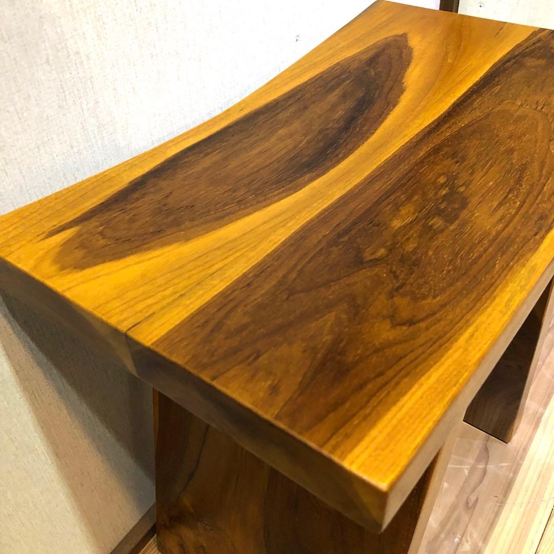 ずっしりとしたチーク材のスツール ナチュラルカラー 腰掛 椅子 チーク無垢材