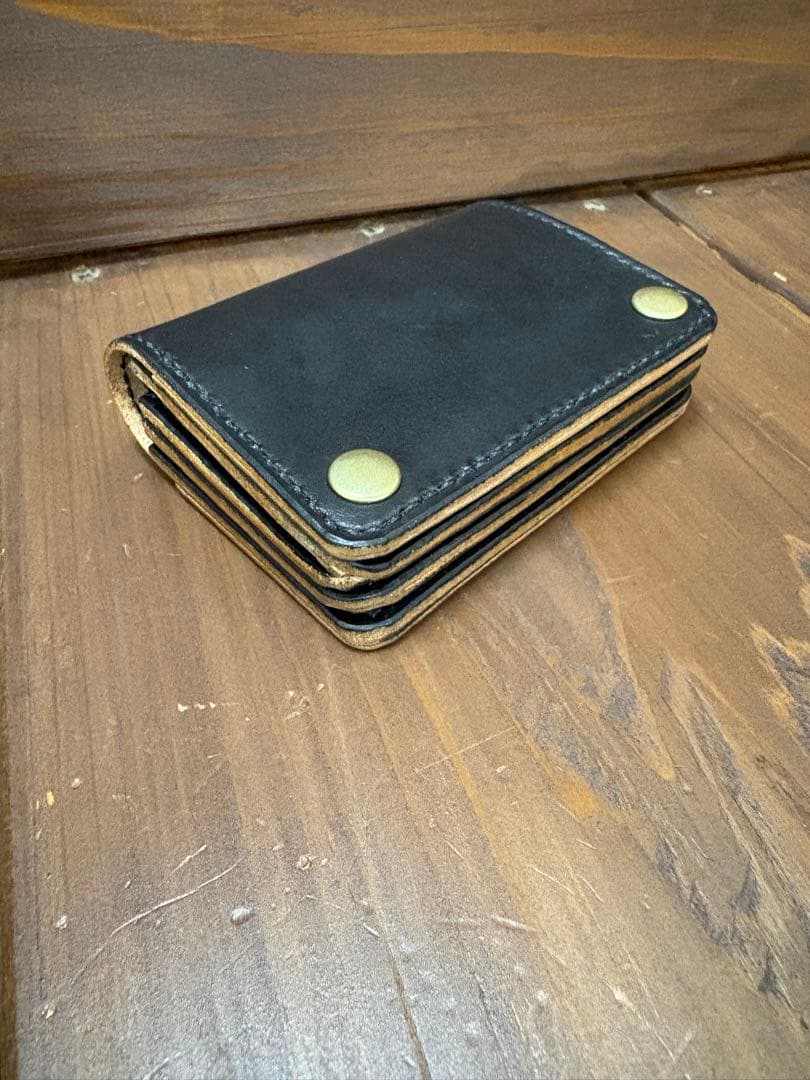ショートトラッカーウォレット本革丘染めブラック茶芯　Trucker Wallet