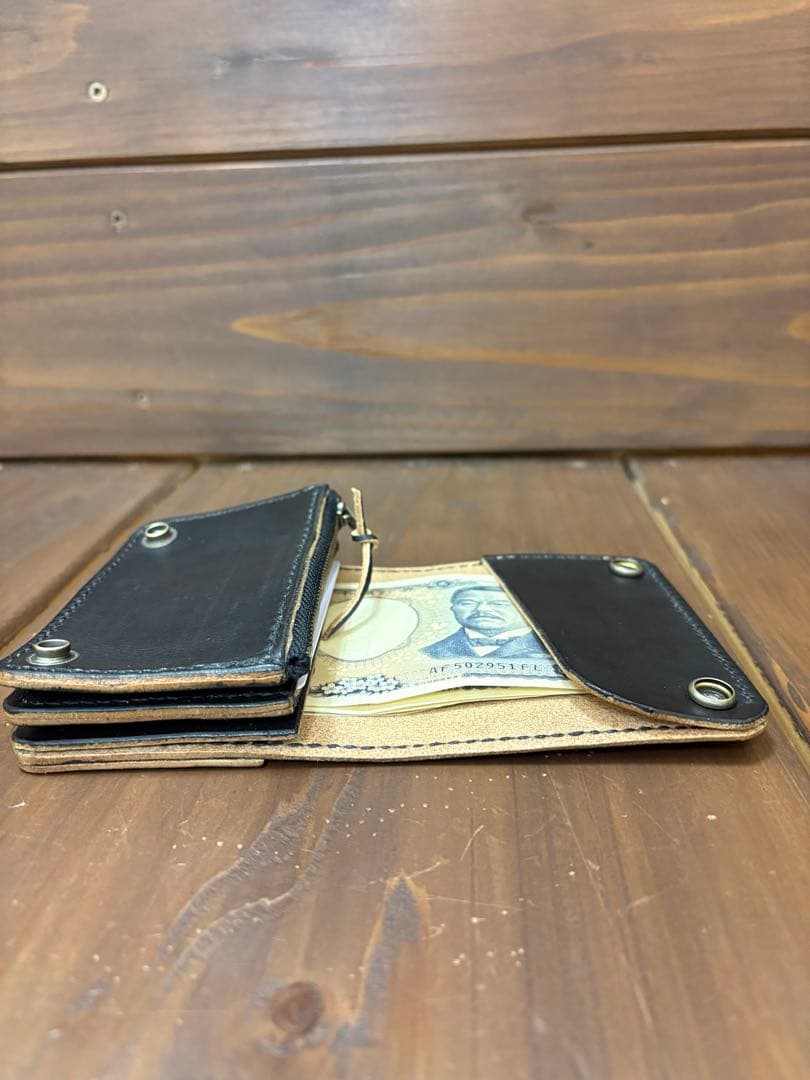 ショートトラッカーウォレット本革丘染めブラック茶芯　Trucker Wallet