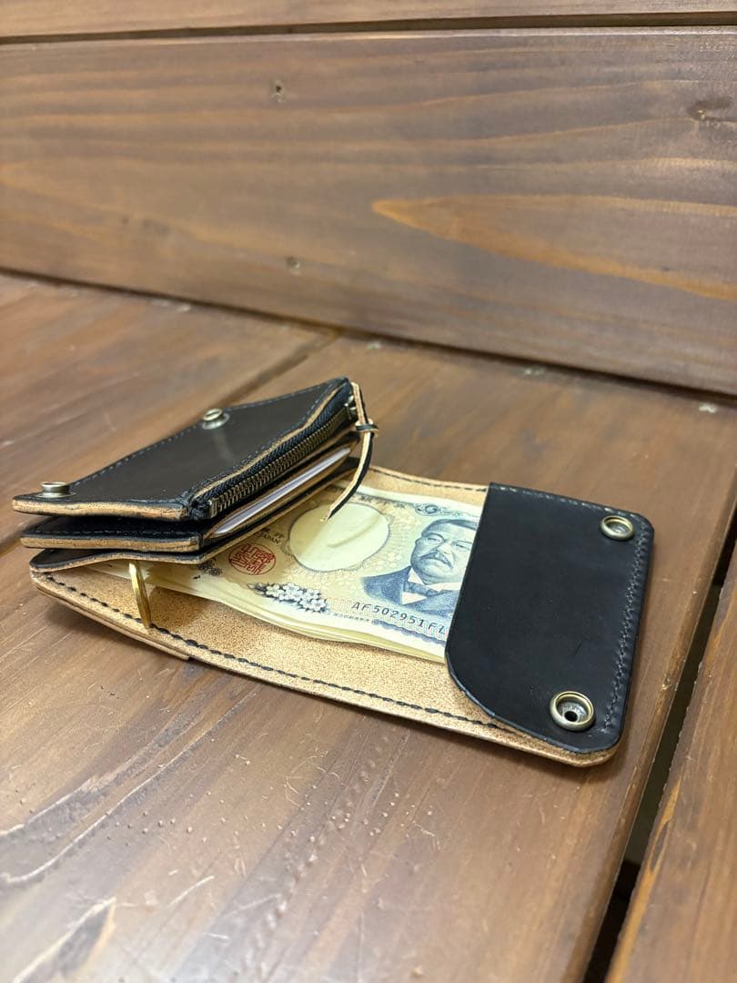 ショートトラッカーウォレット本革丘染めブラック茶芯　Trucker Wallet