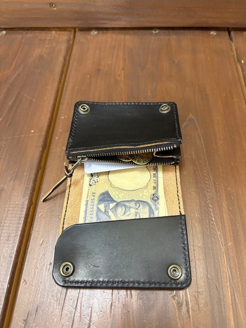 ショートトラッカーウォレット本革丘染めブラック茶芯　Trucker Wallet