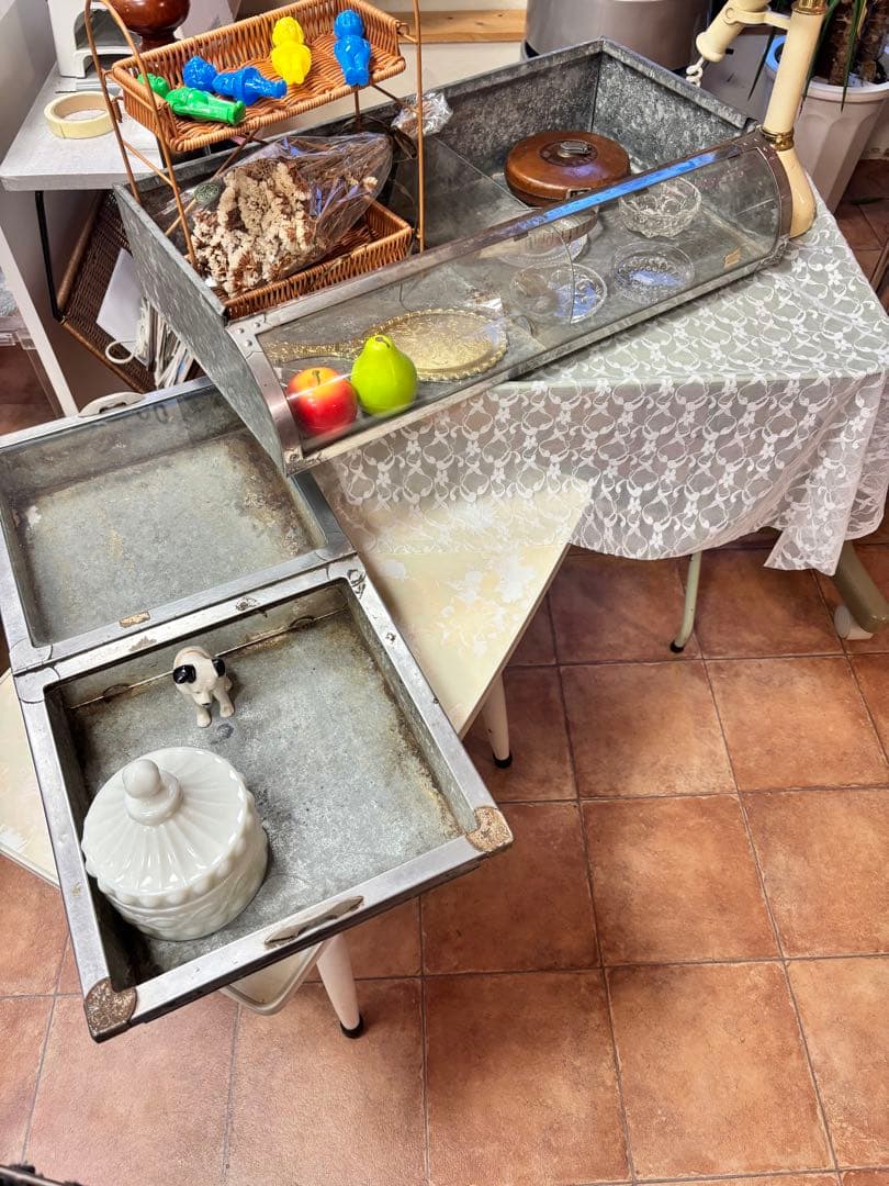 レトロ　お菓子ケース　ブリキ　一つ　ガラス一枚無し