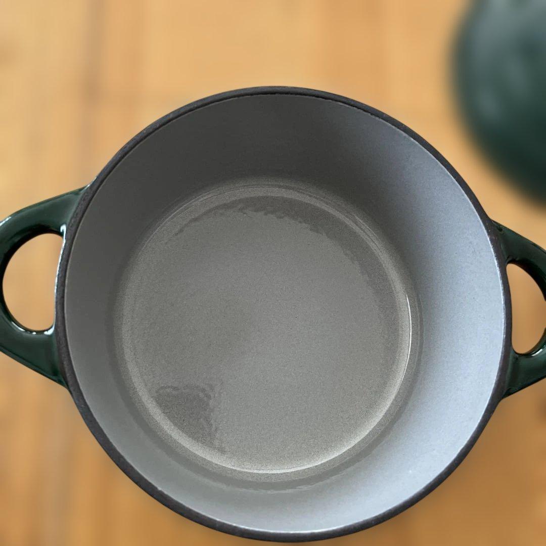 鋳物ホーロー鍋 【新品未使用】