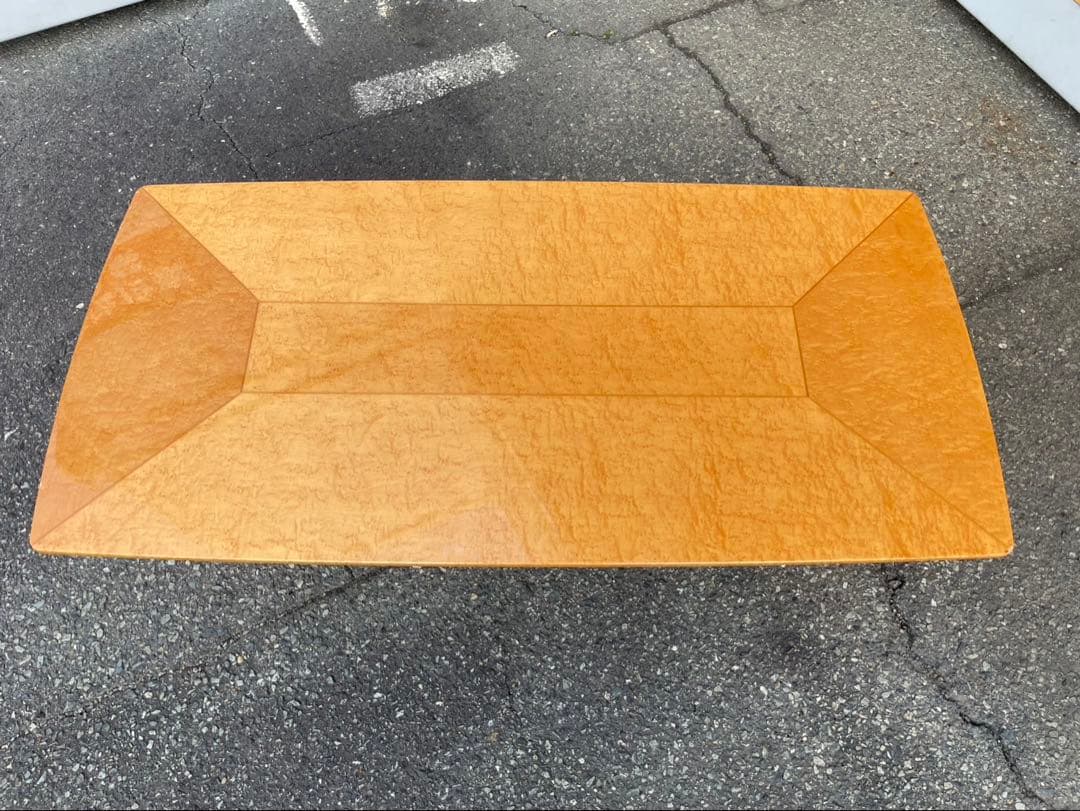 府中家具　メープル　バーズアイ　光沢のあるライトウッドテーブル　センターテーブル