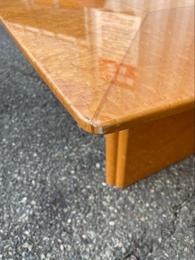 府中家具　メープル　バーズアイ　光沢のあるライトウッドテーブル　センターテーブル