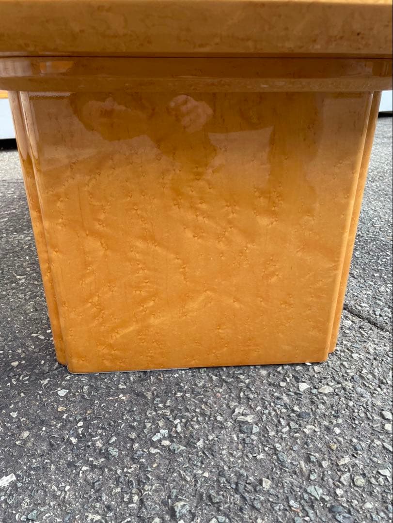 府中家具　メープル　バーズアイ　光沢のあるライトウッドテーブル　センターテーブル