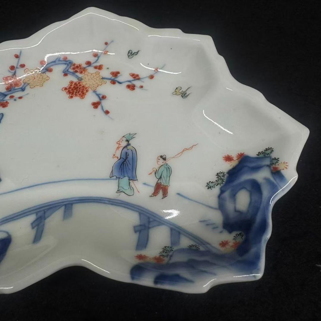 柿鍋島様式　濁手 色絵 染錦梅花に人物文木の葉形　5枚