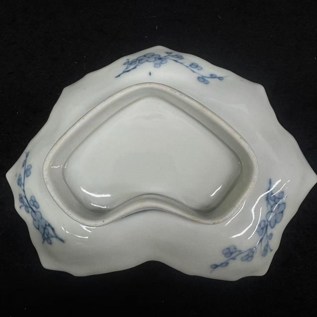 柿鍋島様式　濁手 色絵 染錦梅花に人物文木の葉形　5枚