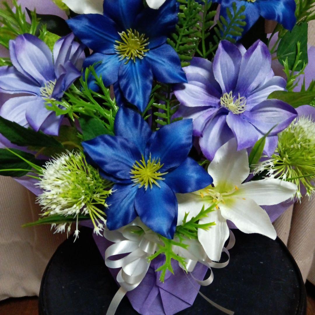 お供え花　仏花　クレマチスと百合アレンジ