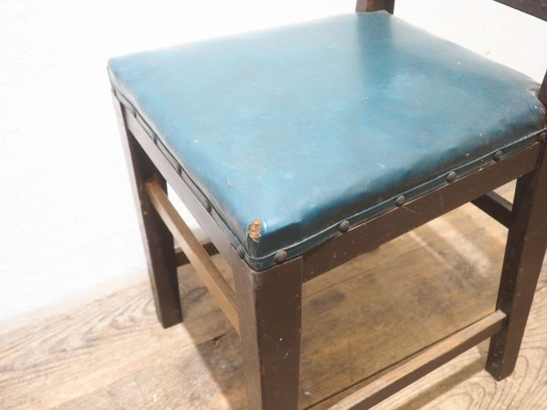 1277 レトロな古い木製チェア　椅子　イス　古家具　古道具　ヴィンテージ　学校