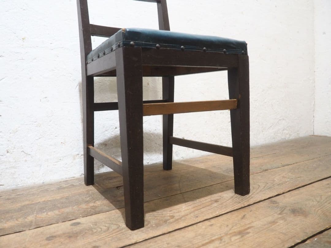 1277 レトロな古い木製チェア　椅子　イス　古家具　古道具　ヴィンテージ　学校