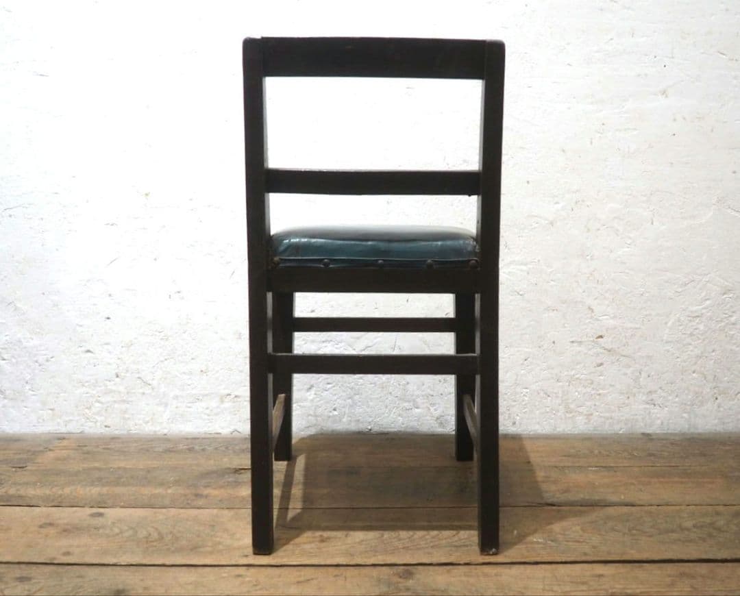 1277 レトロな古い木製チェア　椅子　イス　古家具　古道具　ヴィンテージ　学校