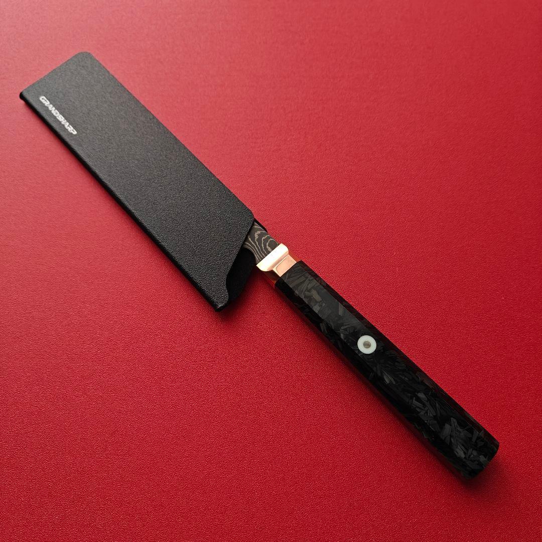 新品　切り付け牛刀 14cm　VG10黒染めダマスカス　カーボン八角柄