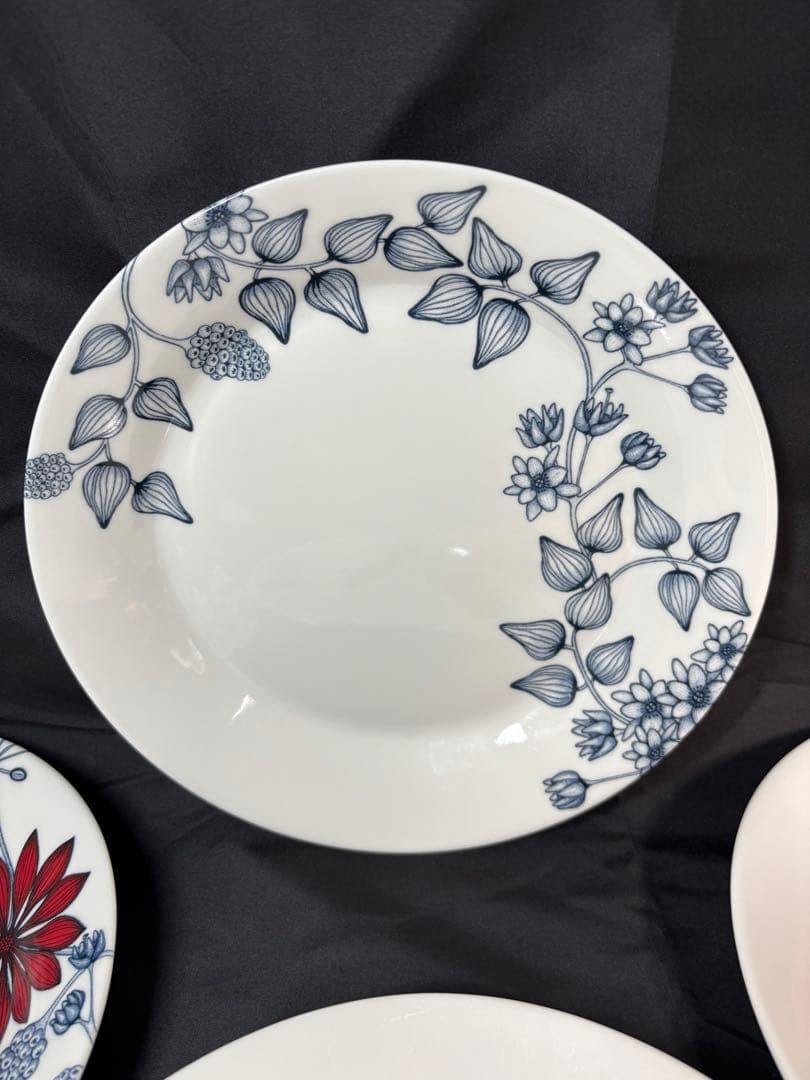 廃盤品　アラビア　四季　プレート　4枚セット 25.5cm バラ売り不可