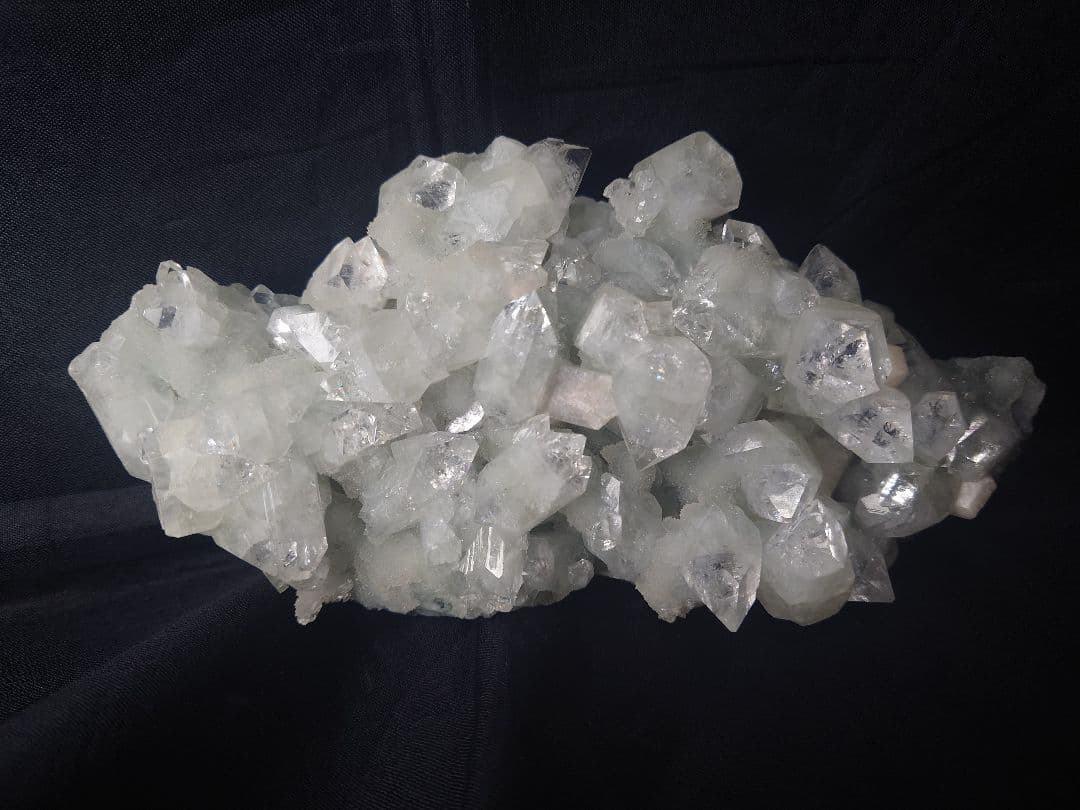 アポフィライトクラスター キラキラ 魚眼石