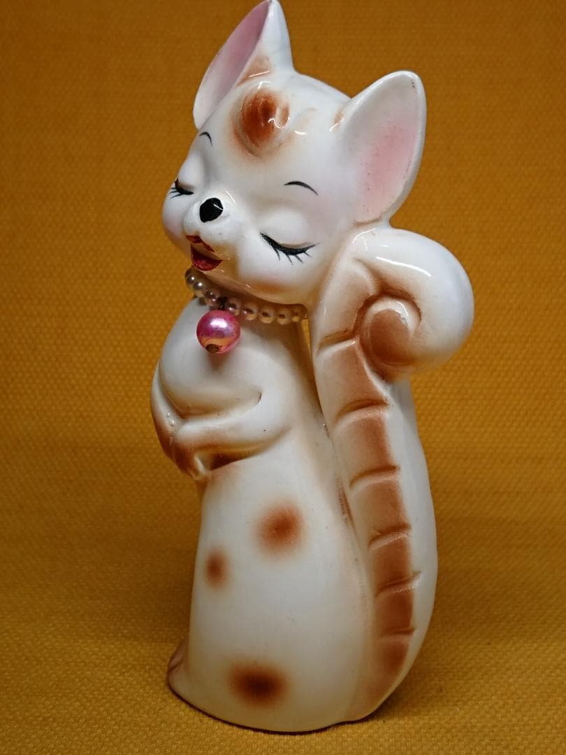 【美品】ネコ　リス　キツネ　陶器　置物　インテリア　工芸品　美術品　A1014