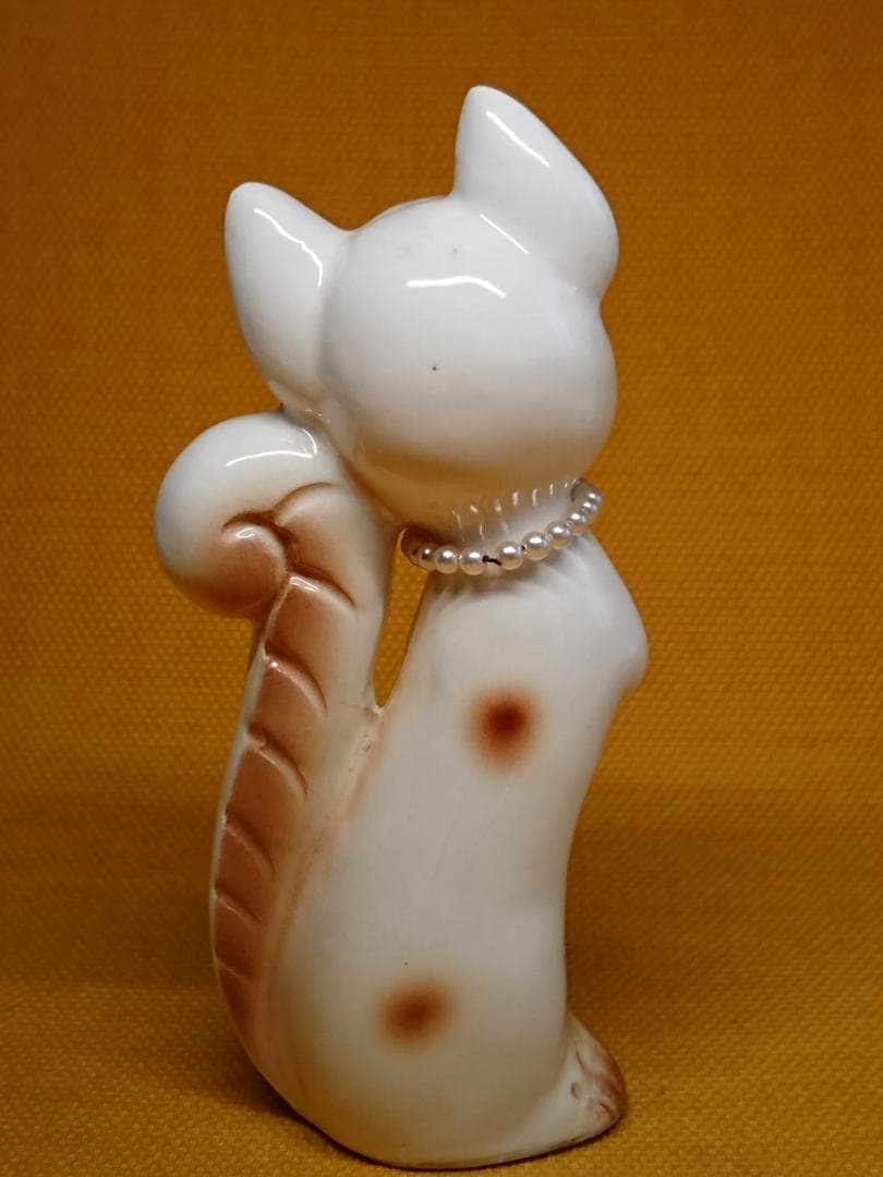 【美品】ネコ　リス　キツネ　陶器　置物　インテリア　工芸品　美術品　A1014