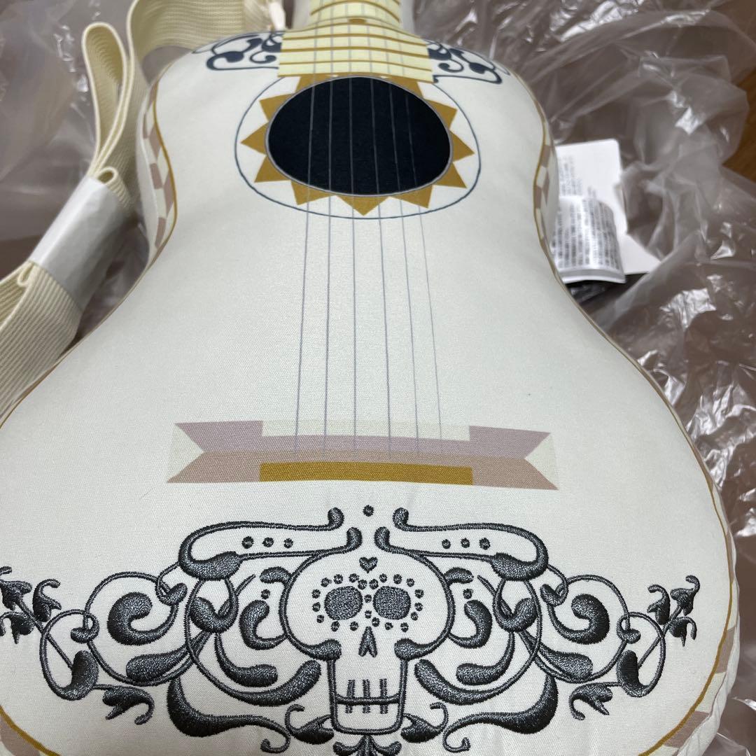 リメンバー・ミー ギター クッション - メルカリ